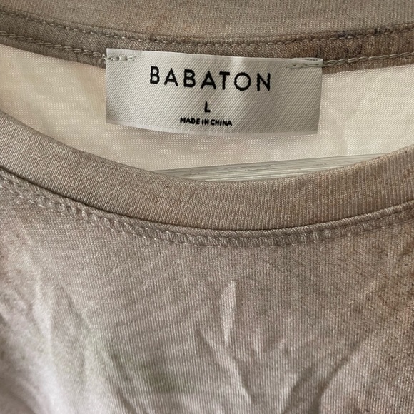 Size large Aritzia everyday T-shirt. - Picture 3 of 5